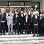 bir-bucuk-yilda-rozet-degisti-koltuk-kaldi-eym4zWsl
